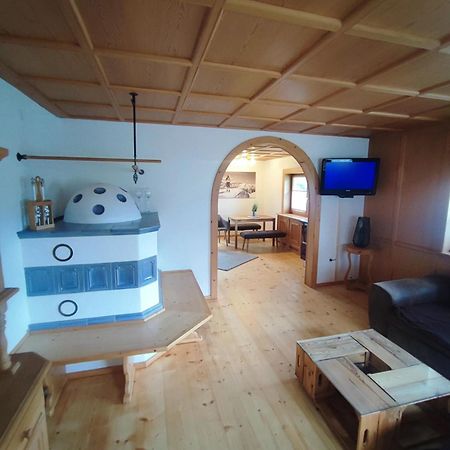 Lechhuamat Lägenhet Weissenbach am Lech Exteriör bild